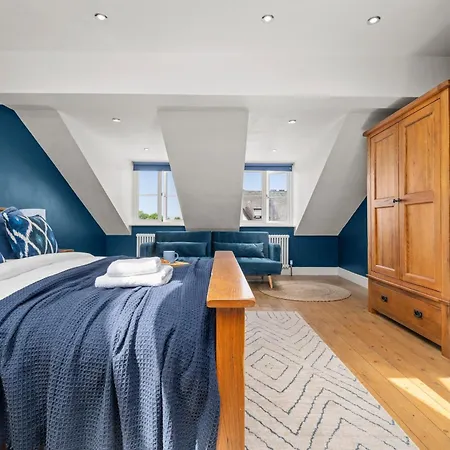 Gorgeous - 3 Bedrooms *