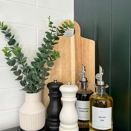 Gorgeous - 3 Bedrooms *