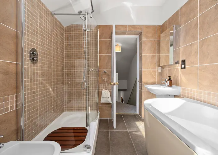 Gorgeous - 3 Bedrooms