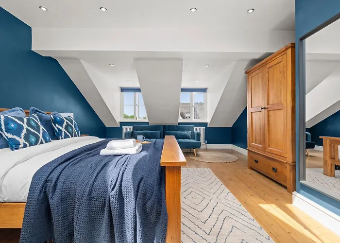 Gorgeous - 3 Bedrooms *