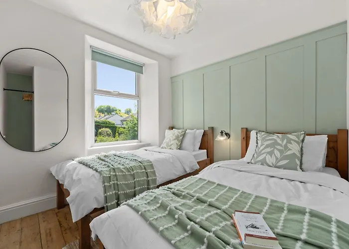 Gorgeous - 3 Bedrooms *