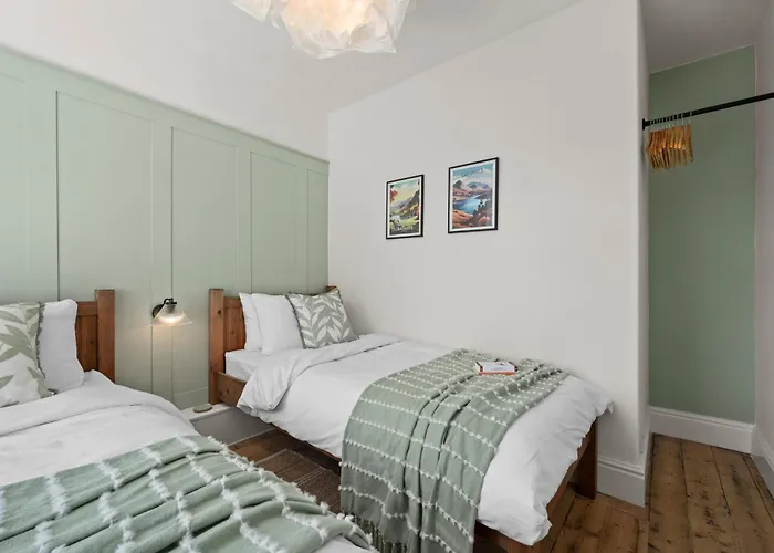 Gorgeous - 3 Bedrooms *