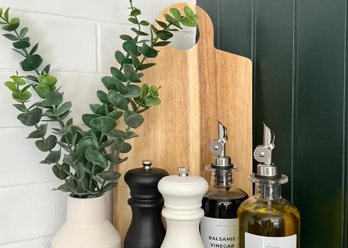 Gorgeous - 3 Bedrooms *