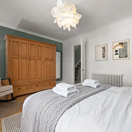 Gorgeous - 3 Bedrooms بيت للعطل