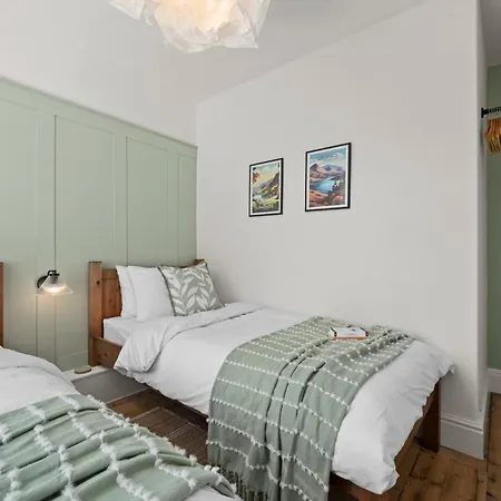 Gorgeous - 3 Bedrooms *